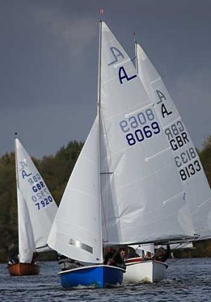 albacore_dinghy_sail_jpg