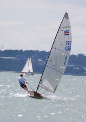 contender_dinghy_sail_jpg